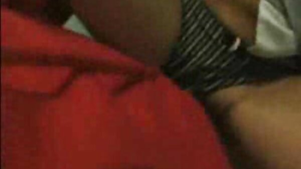 ការប្រើ dildo spoil brunette oldie Karla polish pussy នៃ girlie គួរឱ្យស្រឡាញ់